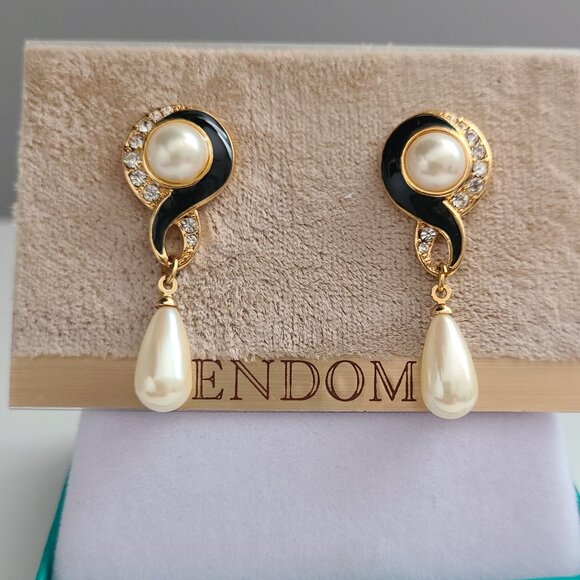 Vendome Jewelry - Vendome Vintage Drop Earrings